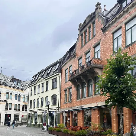 Stunning Penthouse In The City! Ålesund Exterior photo